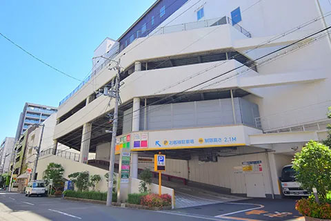 福永記念診療所-駐車場入口